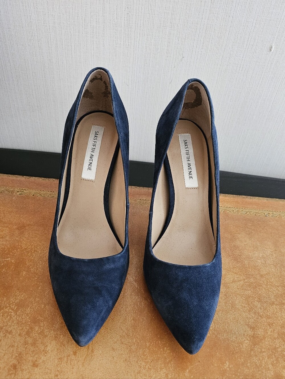 Saks Fifth Avenue Women's Blue Suede Shoes Heels Classic Pumps Size 6M
